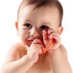 ⁦عضّاضة سيليكون كوموتومو – ٣+ أشهر (برتقالي)⁩ - الصورة ⁦3⁩