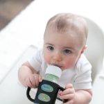 ⁦Dr. Brown's Brown s Milestones 100% Silicone Baby Bottle Handles - Black⁩ - الصورة ⁦3⁩