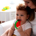 ⁦Wee Baby Water-Filled Teether (4m+) – Cooling Relief for Teething Babies⁩ - الصورة ⁦3⁩