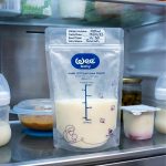 ⁦Wee Baby Breast Milk Storage Bags 200ml (7oz) - Pre-Sterilized & BPA-Free Milk Storage Solution - 20Pcs⁩ - الصورة ⁦2⁩