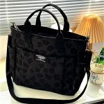 ⁦KYB 3D Flower Zipper Crossbody Bag⁩ - الصورة ⁦2⁩